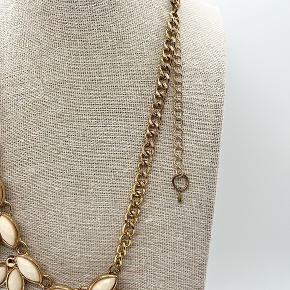 A Couture Laurel Wreath Designed Gold Tone Dual Frost/Cream Statement Necklace - Picture 4 of 7